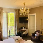 Hotel Brit & Le Roc Au Chien