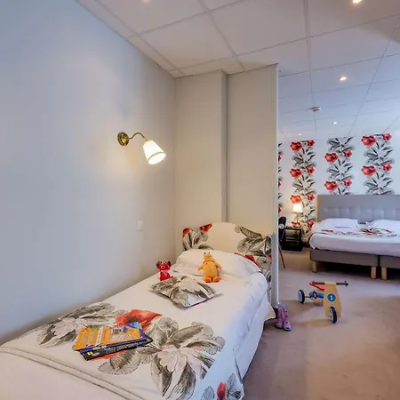 Brit & Le Roc Au Chien Otel 3*