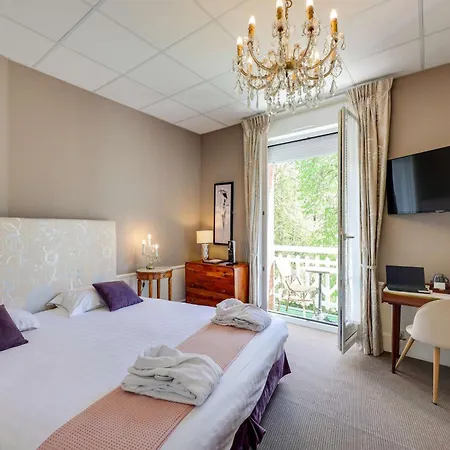 Brit & Le Roc Au Chien 3*