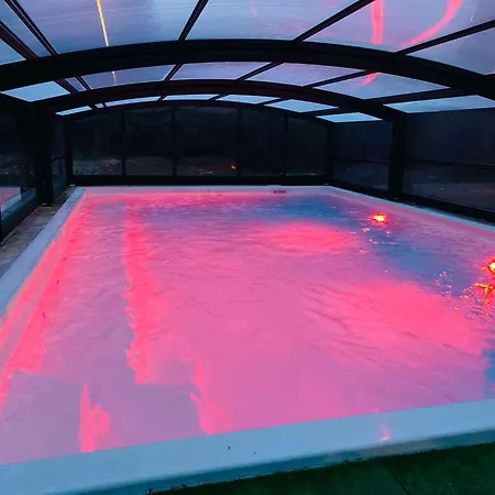 Brit & Le Roc Au Chien Otel 3*