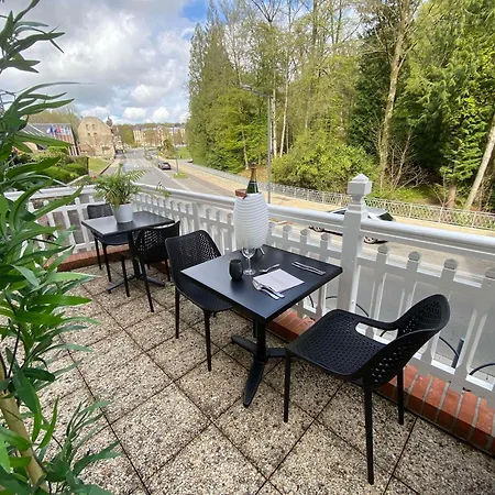 Brit & Le Roc Au Chien