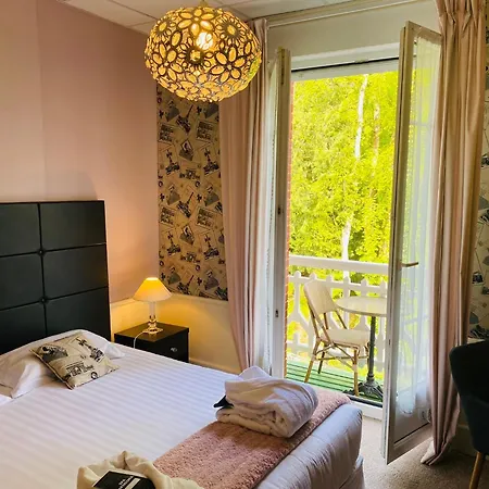 Brit & Le Roc Au Chien 3*