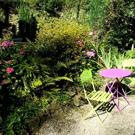 Brit & Le Roc Au Chien Otel