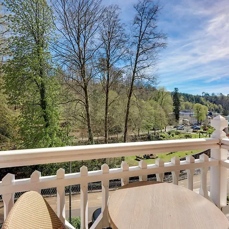 Brit & Le Roc Au Chien Hotel