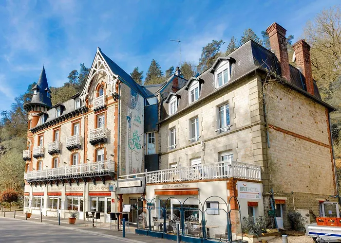 Hotel Brit & Le Roc Au Chien