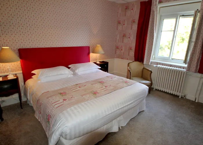 Brit & Le Roc Au Chien Hotel