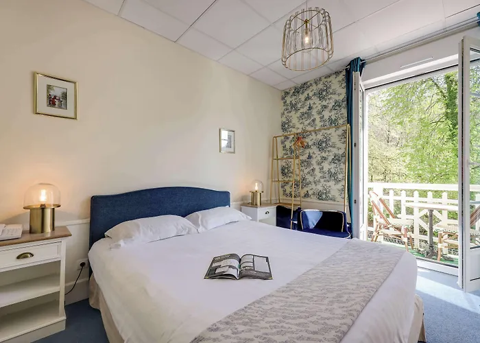 Brit & Le Roc Au Chien 3*